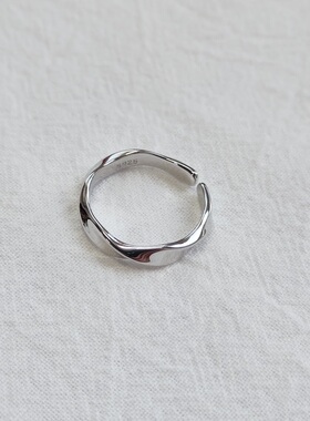 925女纯银气质光面戒指