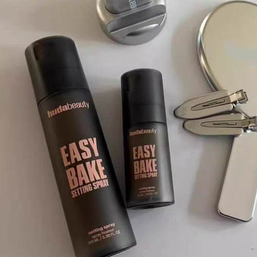 美代Huda Beauty柔焦定妆喷雾Easy Bake零毛孔去油光水16小时持妆