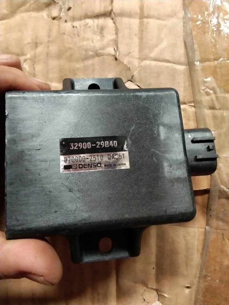 适用于GR125R铃木王中王GSR125日本电装DENSO点火器电装点火器