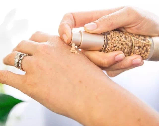 Jane Iredale 矿物质润泽慕斯粉底液 珍爱芮德 孕妇可用遮瑕 30ml