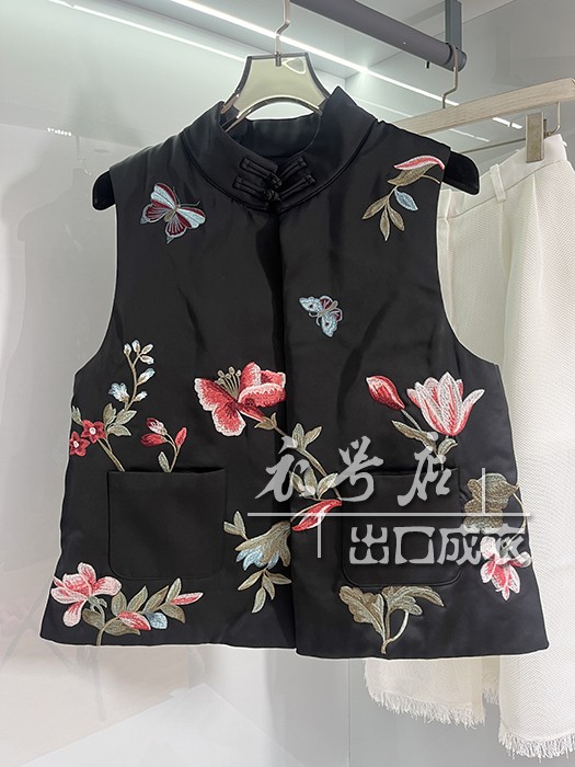 女士无袖羽绒服马甲外套短款立领刺绣轻薄保暖时尚白鸭绒特价