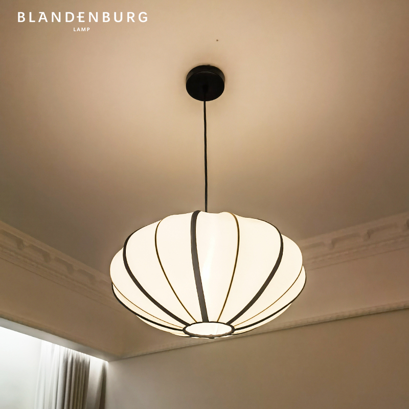 扁圆吊灯日式复古网红流行布艺灯笼新款个性创意高级感艺术客厅灯