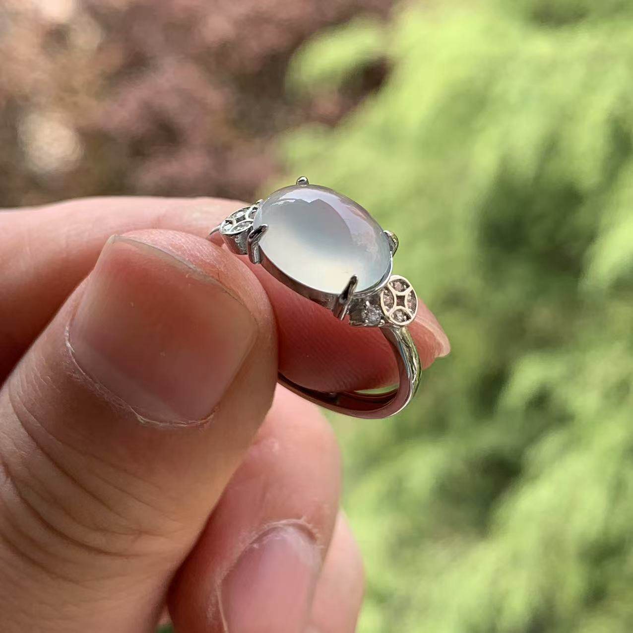 缅甸天然A货翡翠蛋面冰种白冰起光起荧戒指S925银锆石镶嵌活扣