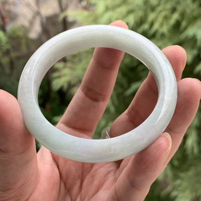 缅甸A货翡翠浅绿正圈手镯54.8mm