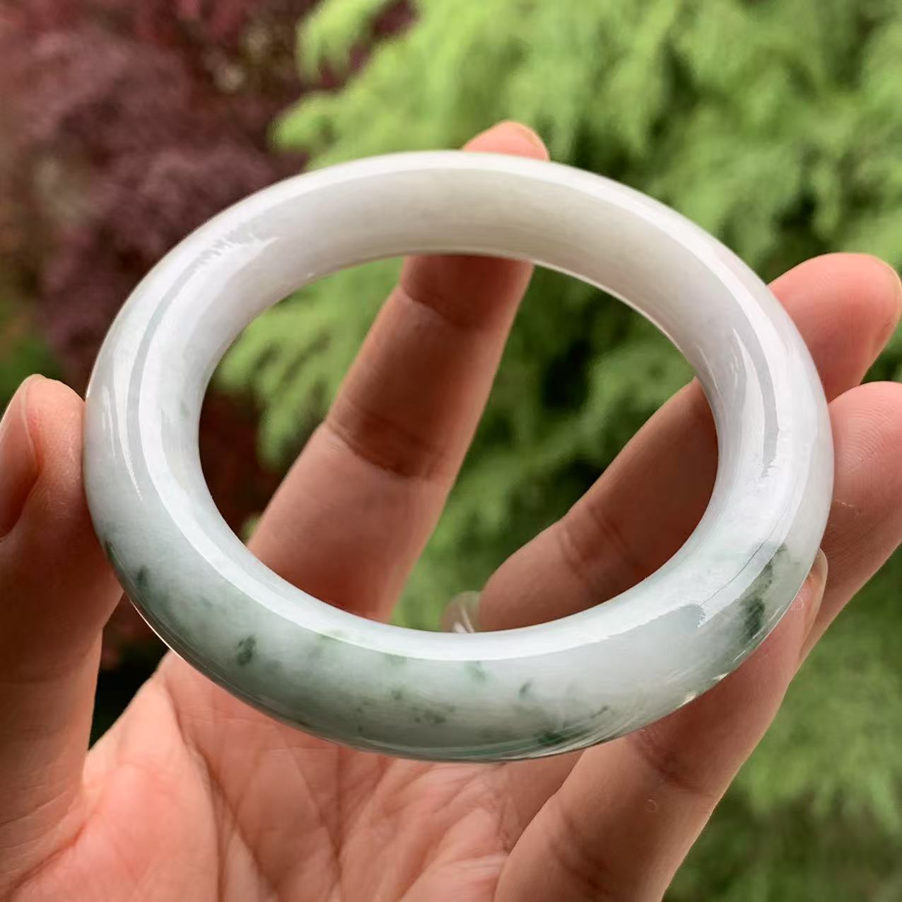 缅甸天然A货翡翠手镯乳白色蓝绿色飘花圆条手镯11.8/11.6/54.6mm