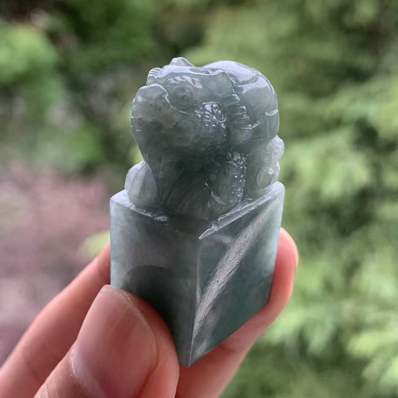 缅甸A货翡翠印章蓝色龙龟摆件