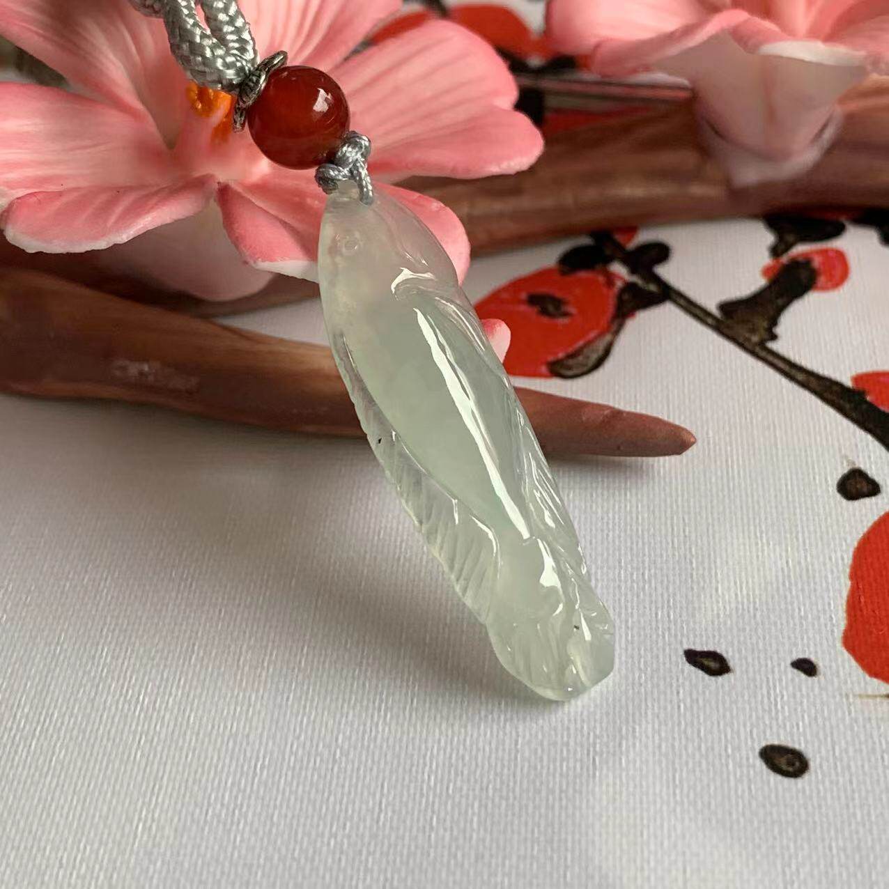 缅甸翡翠吊坠天然a货冰种起胶白冰鱼挂件白色透明年年有余挂件