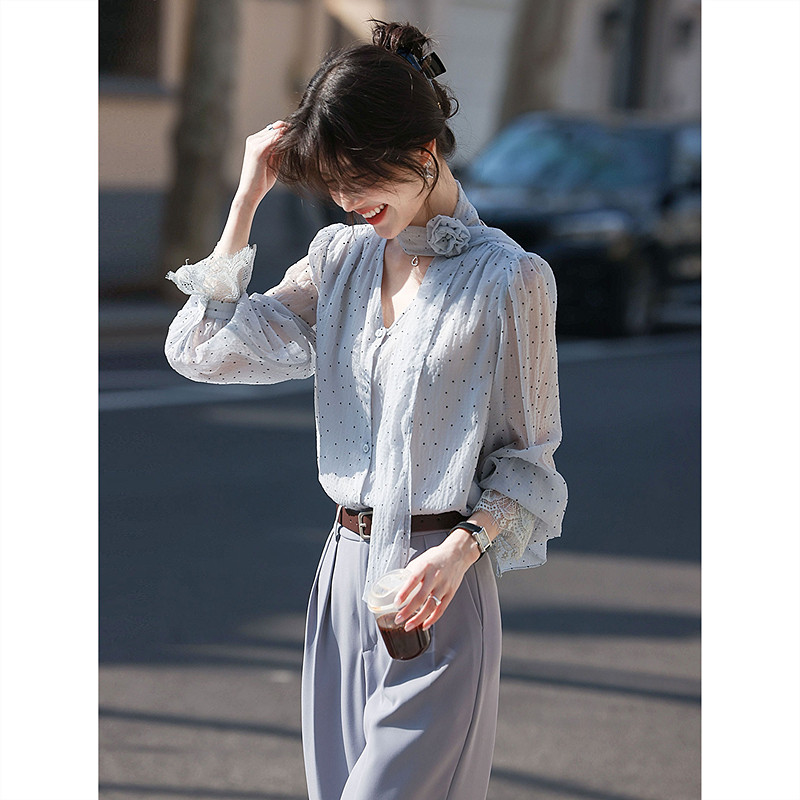 苏醒的乐园2026春季新款蕾丝飘带花朵植绒波点长袖衬衫女