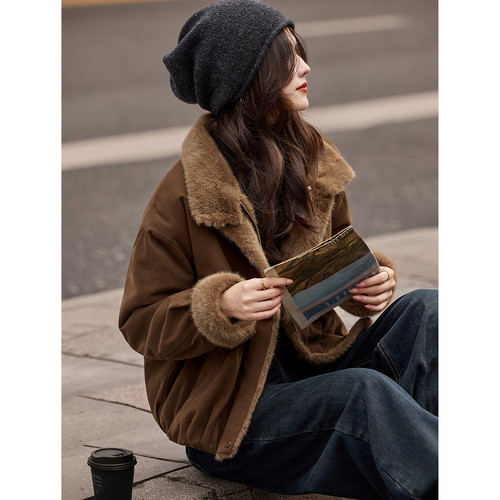 苏醒的乐园翻领仿皮草皮毛一体外套2025年冬季新款加绒厚外衣女