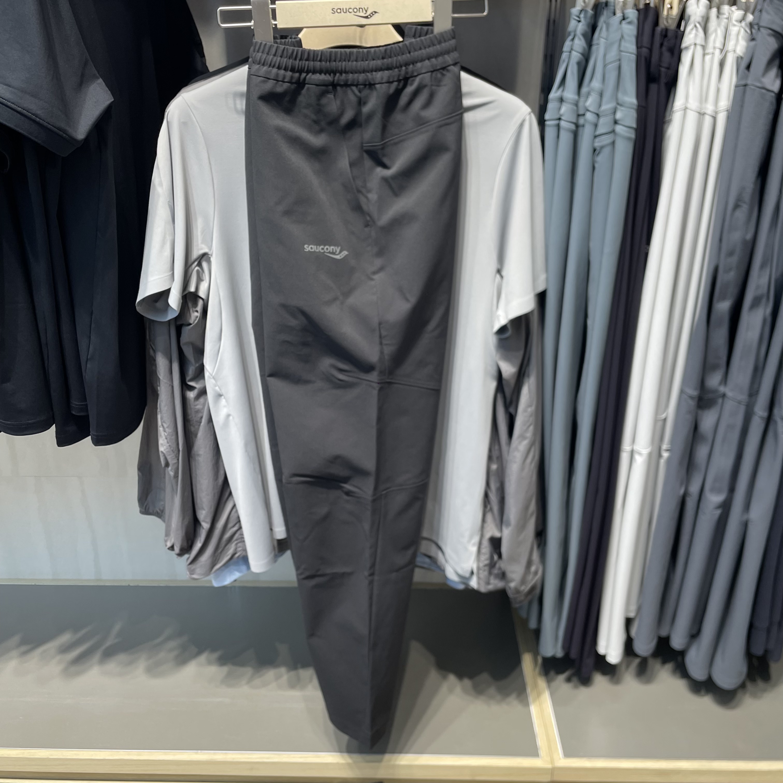 Saucony索康尼男子跑步修身柔软亲肤梭织长裤SA2269WP12L-BK001