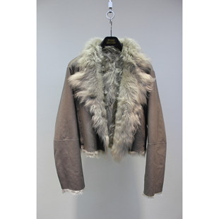 2025冬  轻柔舒适  小湖羊皮毛一体 小短款外套女皮草