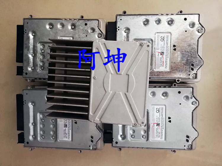 适用于奔驰W164W251 ML350ML550R350R300GL350GL420GL500音响功放