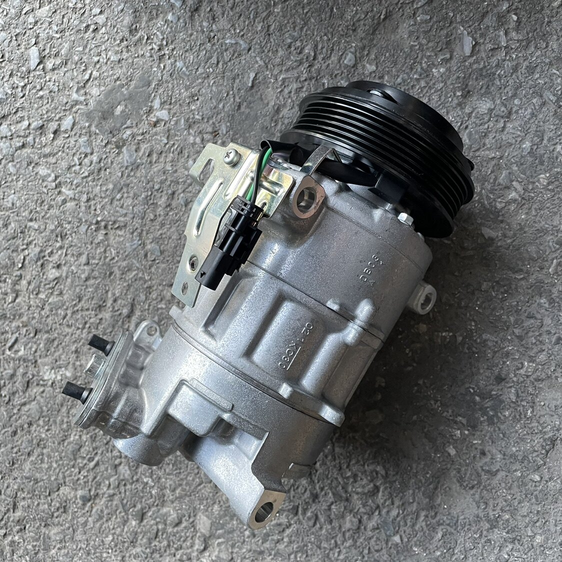 适配凯迪拉克CTS XTS ATS L XT5 XT4 CT6压缩机 空调泵