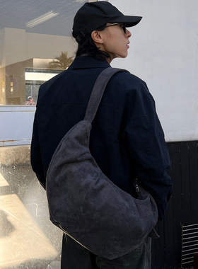 HBZ原创设计款ins麂皮绒托特月牙饺子包男女生休闲松弛感潮慵懒风
