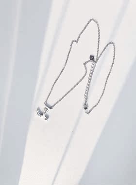 ZHAZHA韩国925银精致简约百搭时尚女人味字母吊坠女 短链颈链项链