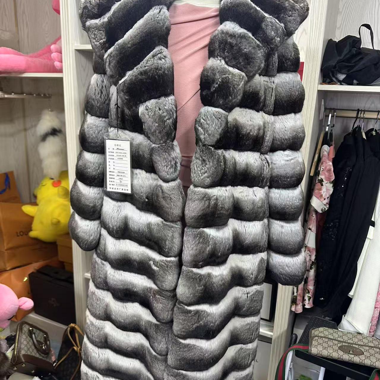 华妮家皮草大衣披肩帽长款横排青紫蓝龙猫3XD黑丝绒大衣外套