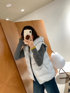 90白鸭绒防风保暖简单大方多细节排骨连帽羽绒马甲无袖背心冬黑咖