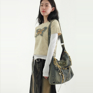 韩国代购25A/W flower patched eylet tassel denim bag 单肩包