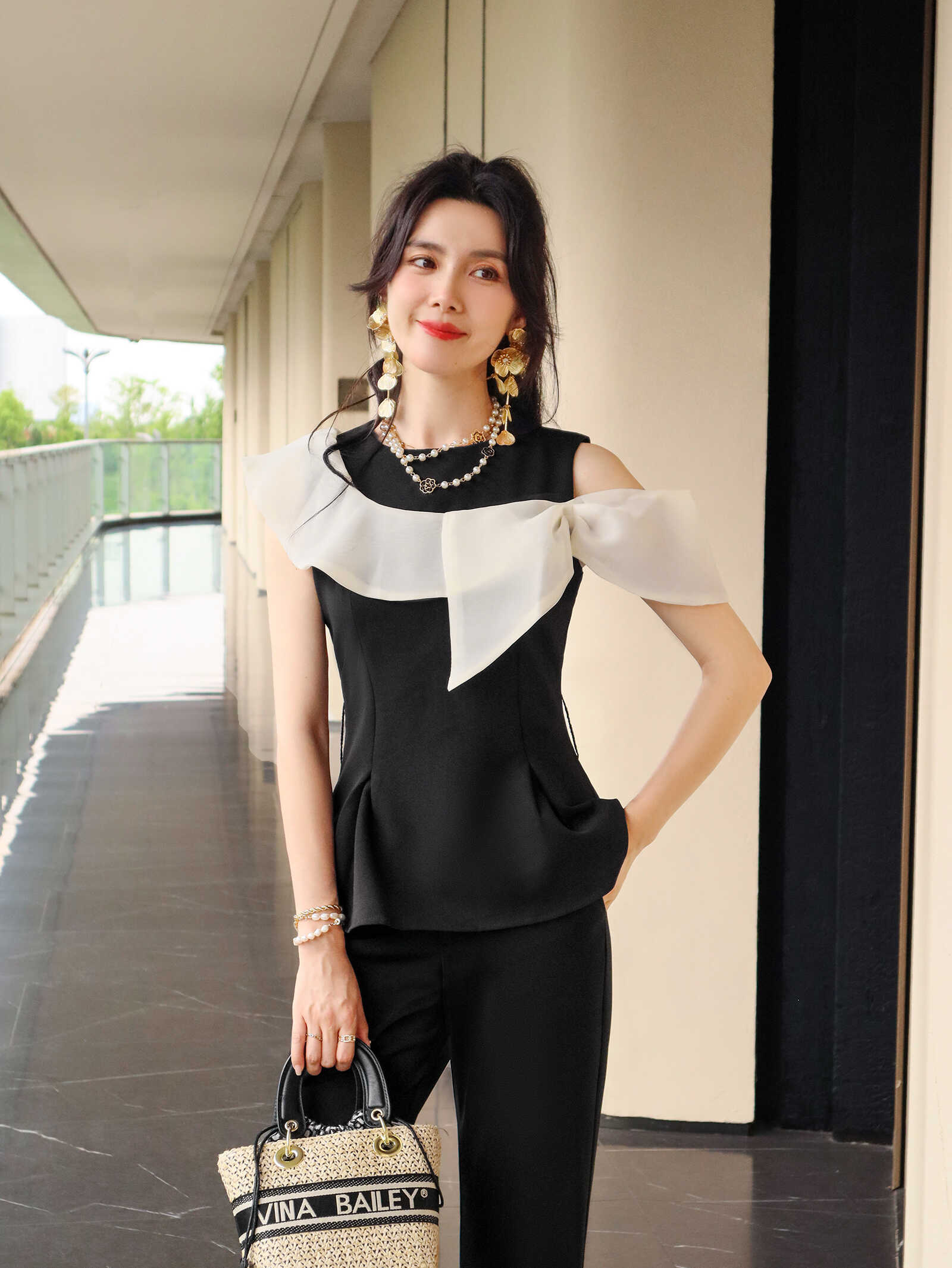 24新款法式气质轻熟高级感上衣女