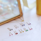 2对8折纯银水钻耳钉女2026新款 彩色小巧耳骨钉养耳洞迷你耳饰 爆款