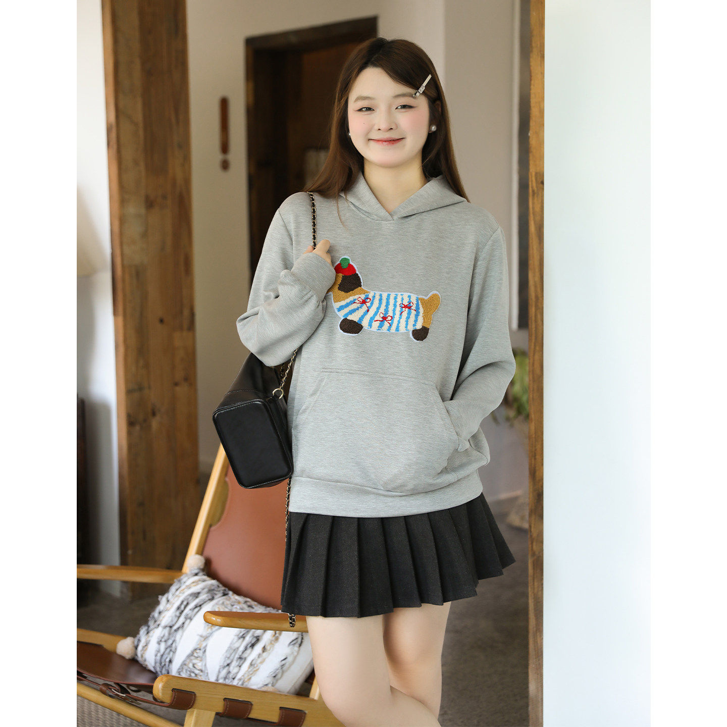 【清仓福利】大码百分百女装微胖mm腊肠狗刺绣贴空气层连帽卫衣