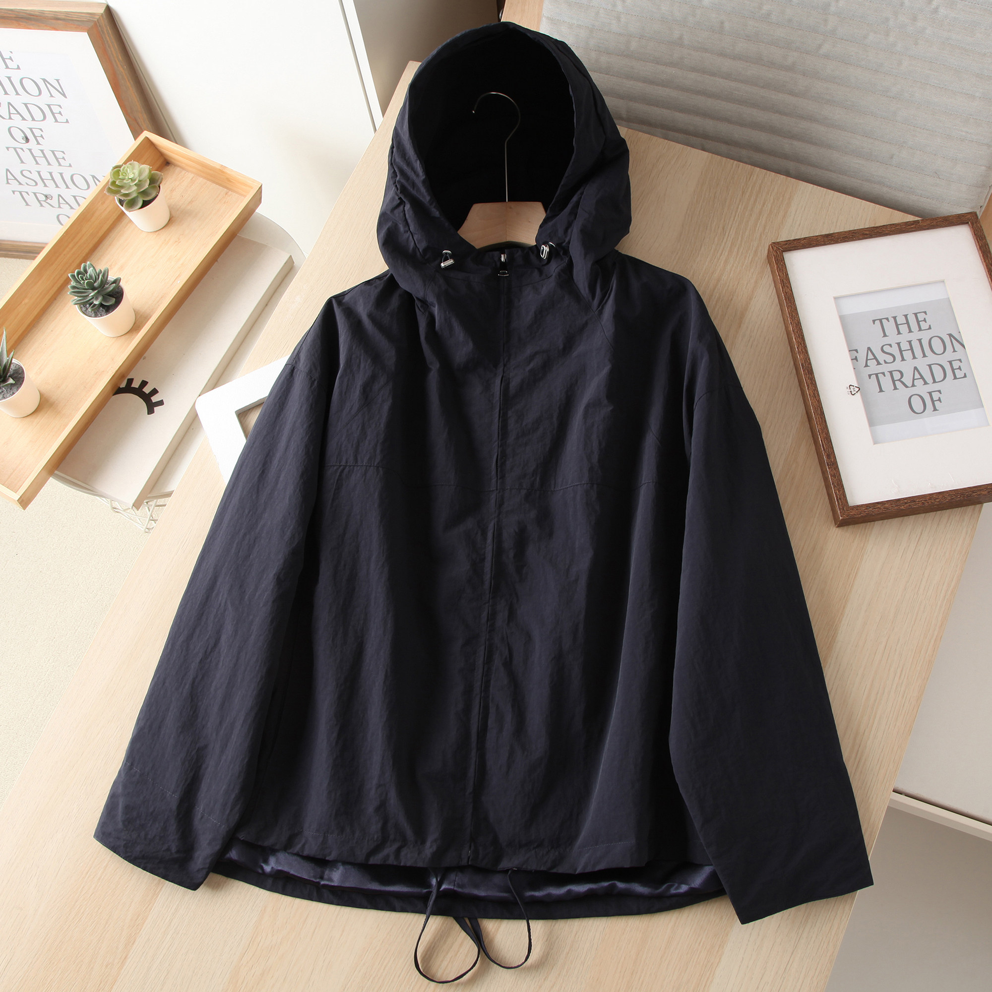 2025新品 秋季新款松弛感百搭宽松抽绳连帽休闲短款风衣外套女装,女装/女士精品,风衣,淘宝优惠券,粉丝福利购,淘宝优惠卷
