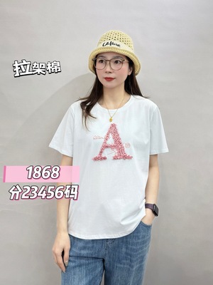 彩衣蝶Momo2025春季新款女装时尚休闲百搭圆领短袖立体花T恤1868