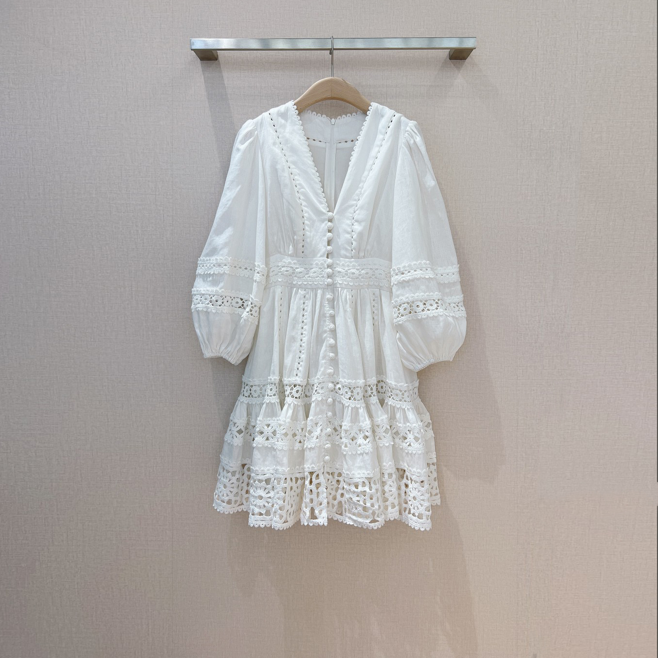 balla高品质重工镂空刺绣灯笼袖连衣裙复古蕾丝连身裙 女