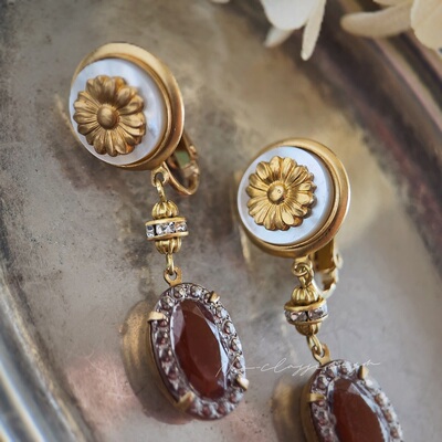 Neoclassicism手作复古艺术莱茵石白贝雏菊耳环耳夹