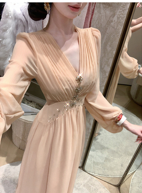 Sun雅乔【柔雾絮语】早秋轻奢重磅长短款V领钉钻长袖雪纺连衣裙子