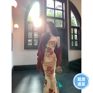 雅喬 春冬新款 法式 性感絲絨連衣裙方領魚尾吊帶長裙 洋黃牡丹
