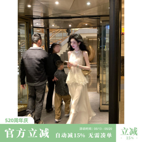 Sun雅乔【千山暮雪】压褶亮片无袖挂脖A字摆上衣女