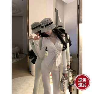 Sun雅乔 设计感假两件扭结挂脖打底上衣 S型曲线