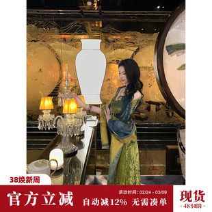 Sun雅乔【远山如黛】秋冬新款气质绿色褶皱人丝吊带连衣裙长裙