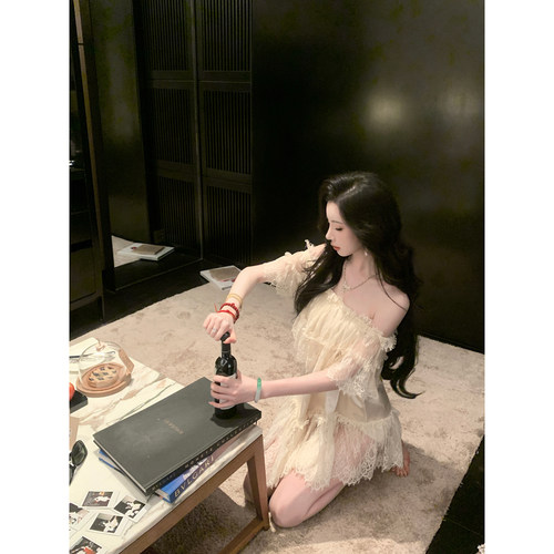 Sun雅乔【塞西莉亚】夏季纯欲风一字肩蕾丝缎面拼接蕾丝衫长上衣