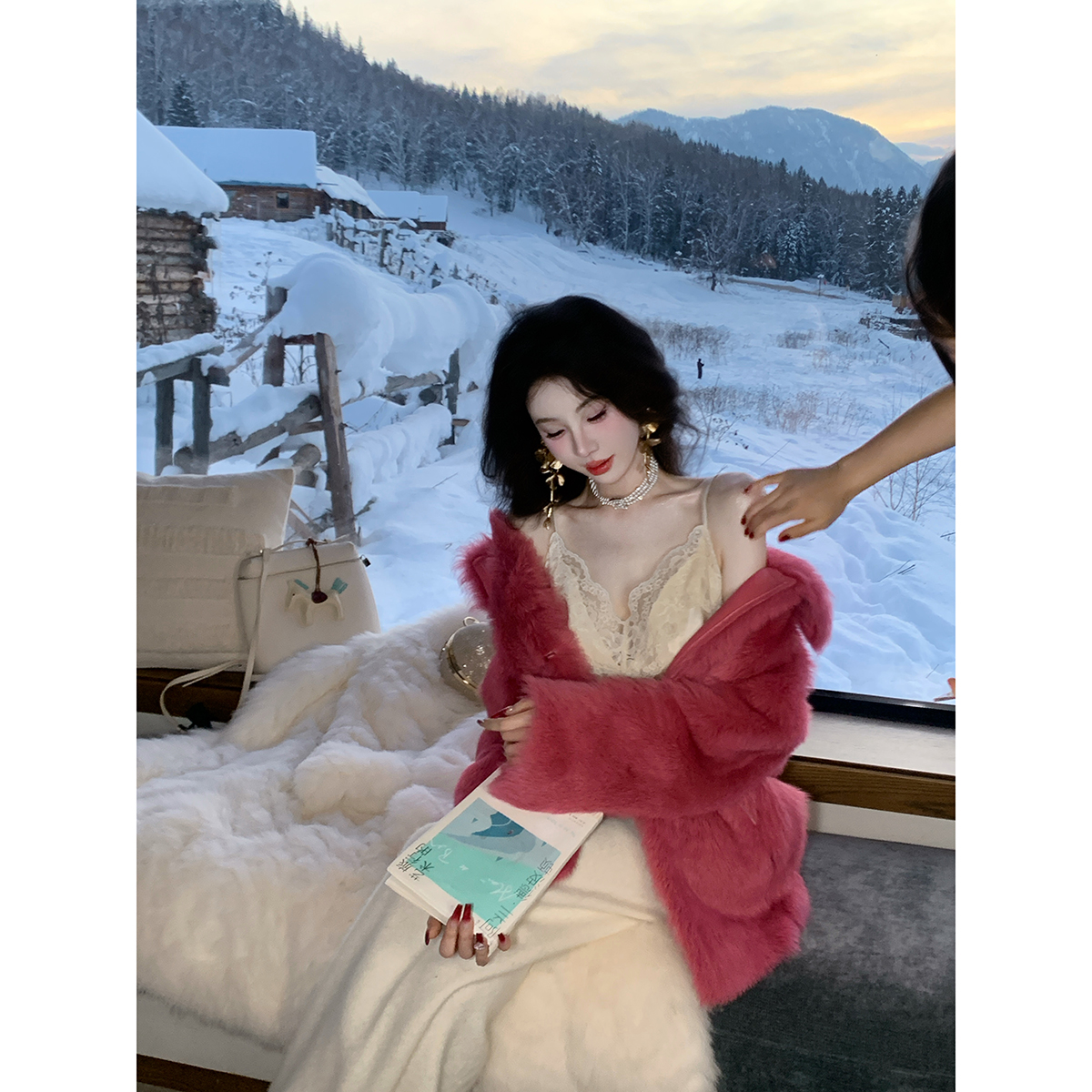 Sun雅乔【美丽法则短款】冬装皮草贵妇火龙果色皮毛一体羊毛外套