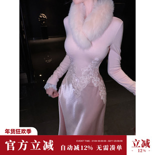 Sun雅乔【粉雾缠枝】秋冬新款修身针织拼缎面V领收腰长袖连衣长裙