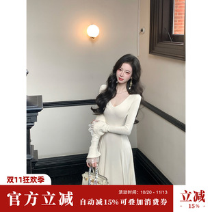 Sun雅乔【纤纤丽影】秋冬粉白V领长袖针织连衣裙修身大摆A字长裙