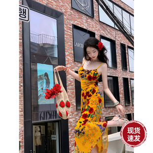 Sun雅乔【美学暴击】早秋新款新中式复古时尚红花丝绒吊带连衣裙