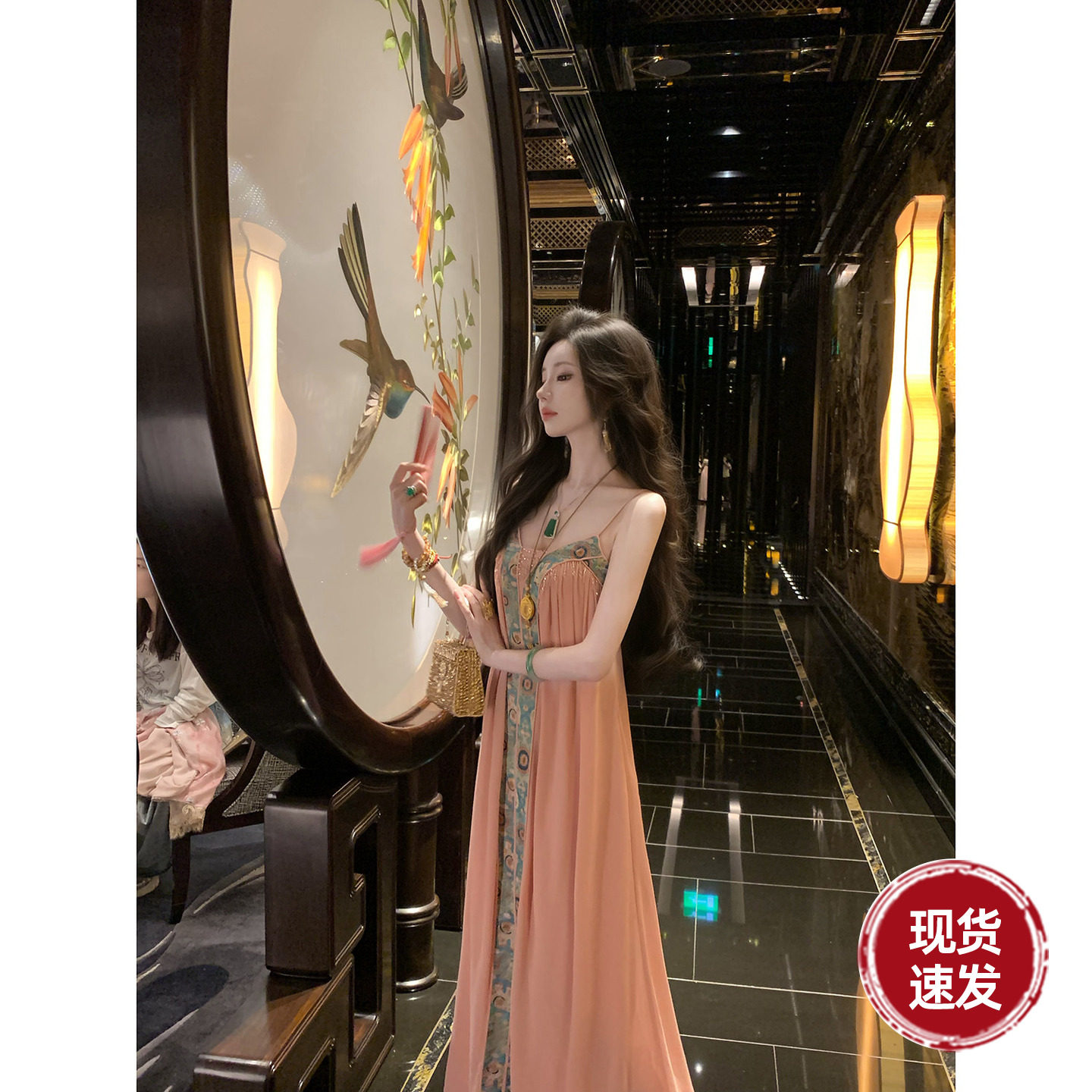 Sun雅乔【朱颜醉】春夏新中式国风人丝拼接撞色宽松吊带连衣长裙 - 实物图