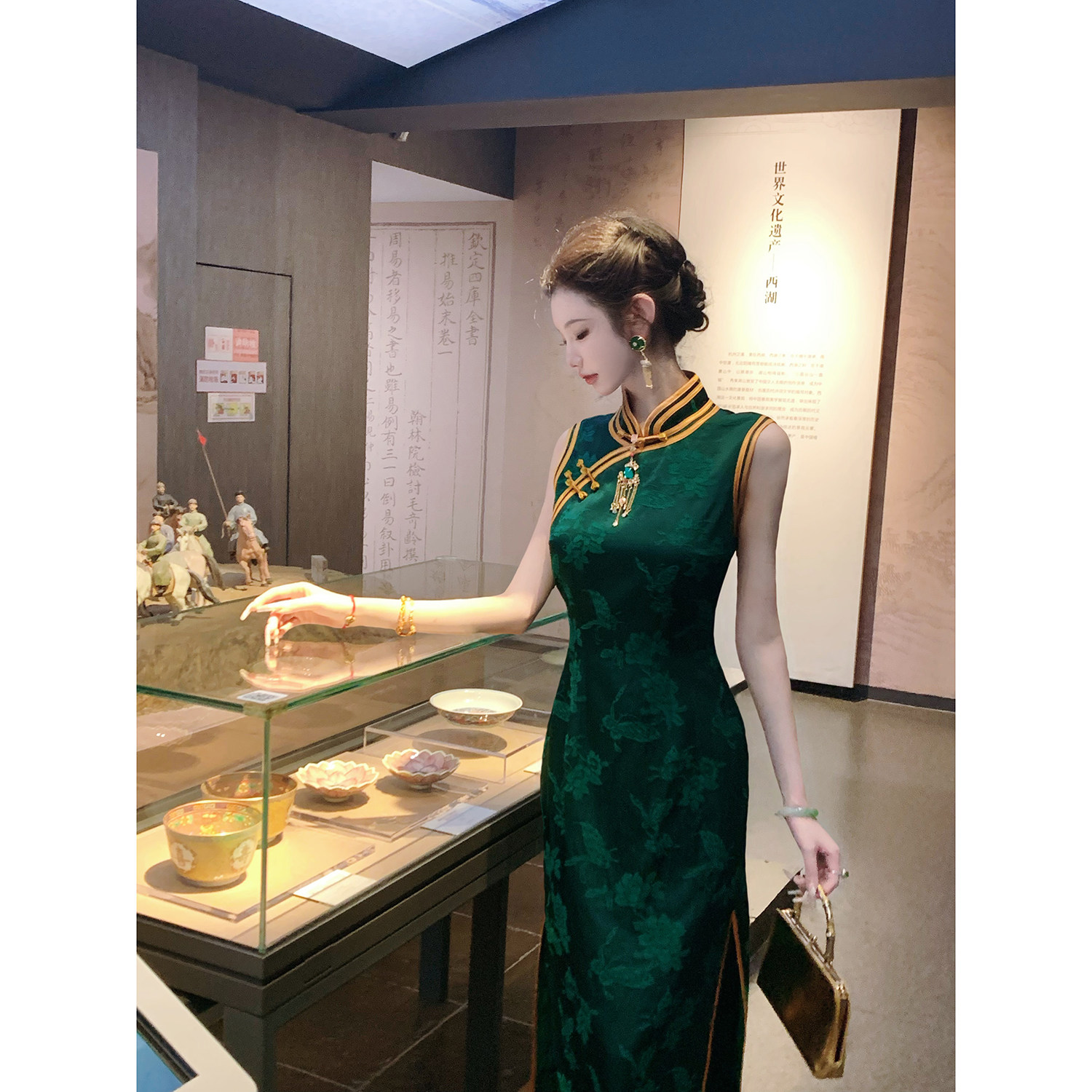 雅乔【国色翠浓】夏季修身翡翠绿连衣裙蝴蝶牡丹花新中式旗袍中裙