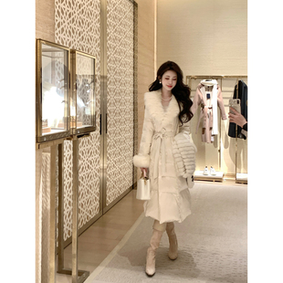 连帽狐狸毛领桑蚕丝鹅绒羽绒服外套女 冬长袖 Sun雅乔 嘉柏丽尔