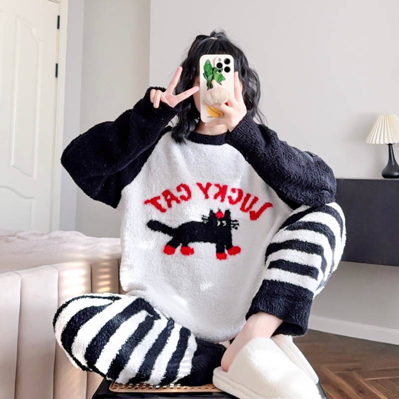 新款卡通猫睡衣女冬季加厚家居服