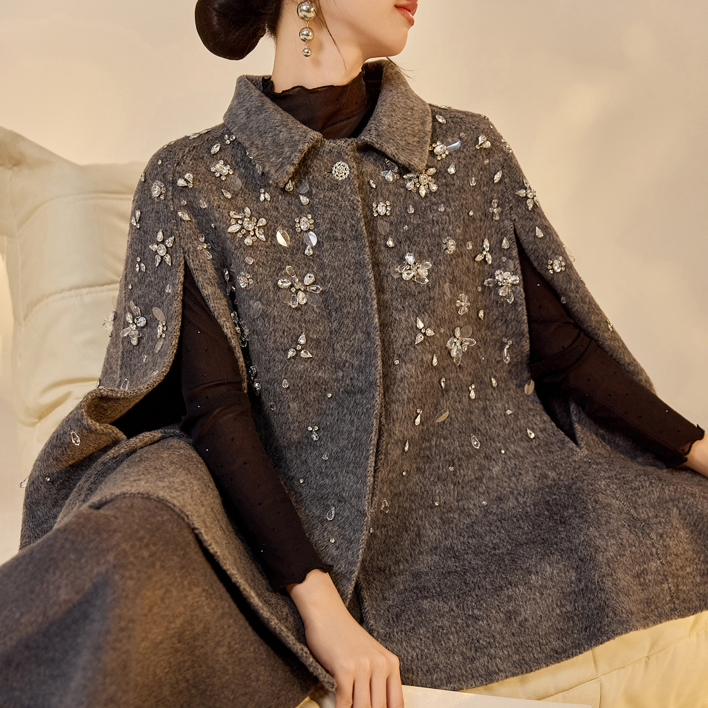 小香风镶钻羊毛斗篷大衣半裙套装