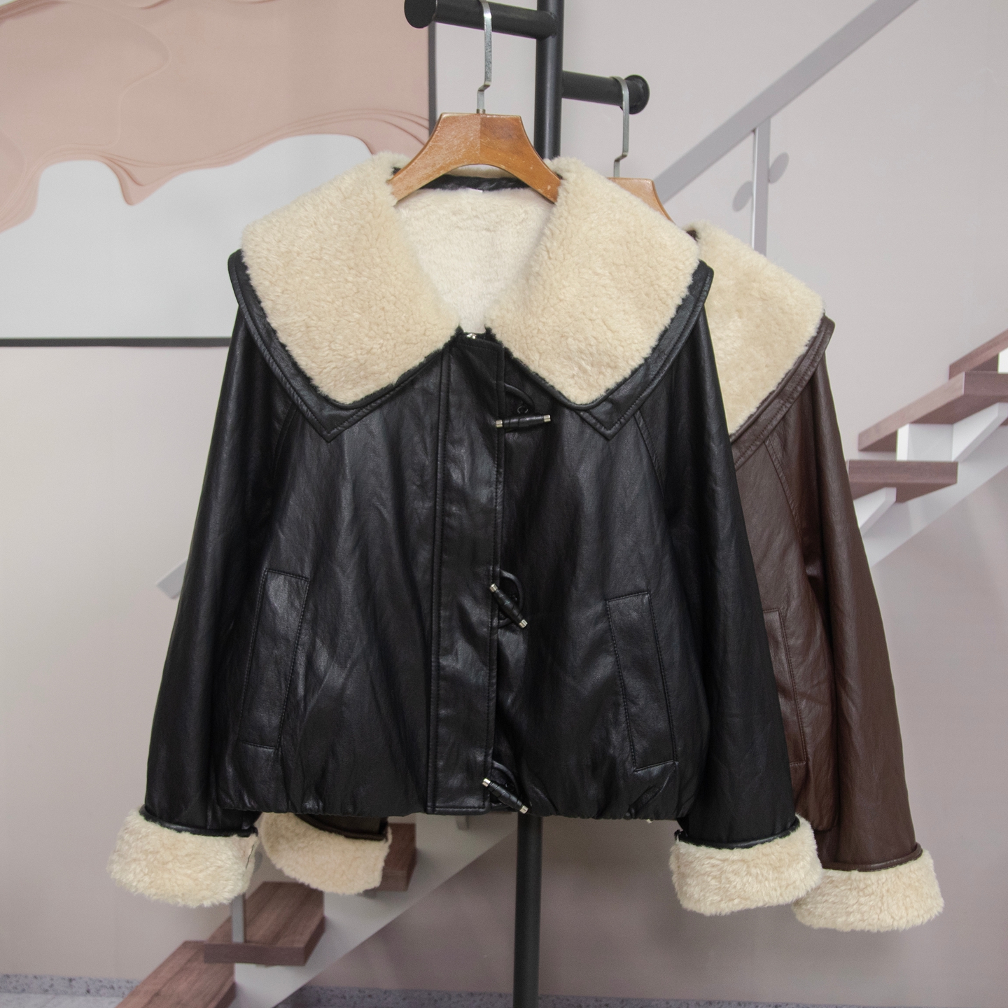 时尚仿羊羔毛皮毛一体外套女2025冬季新款加绒宽松百搭减龄潮8108