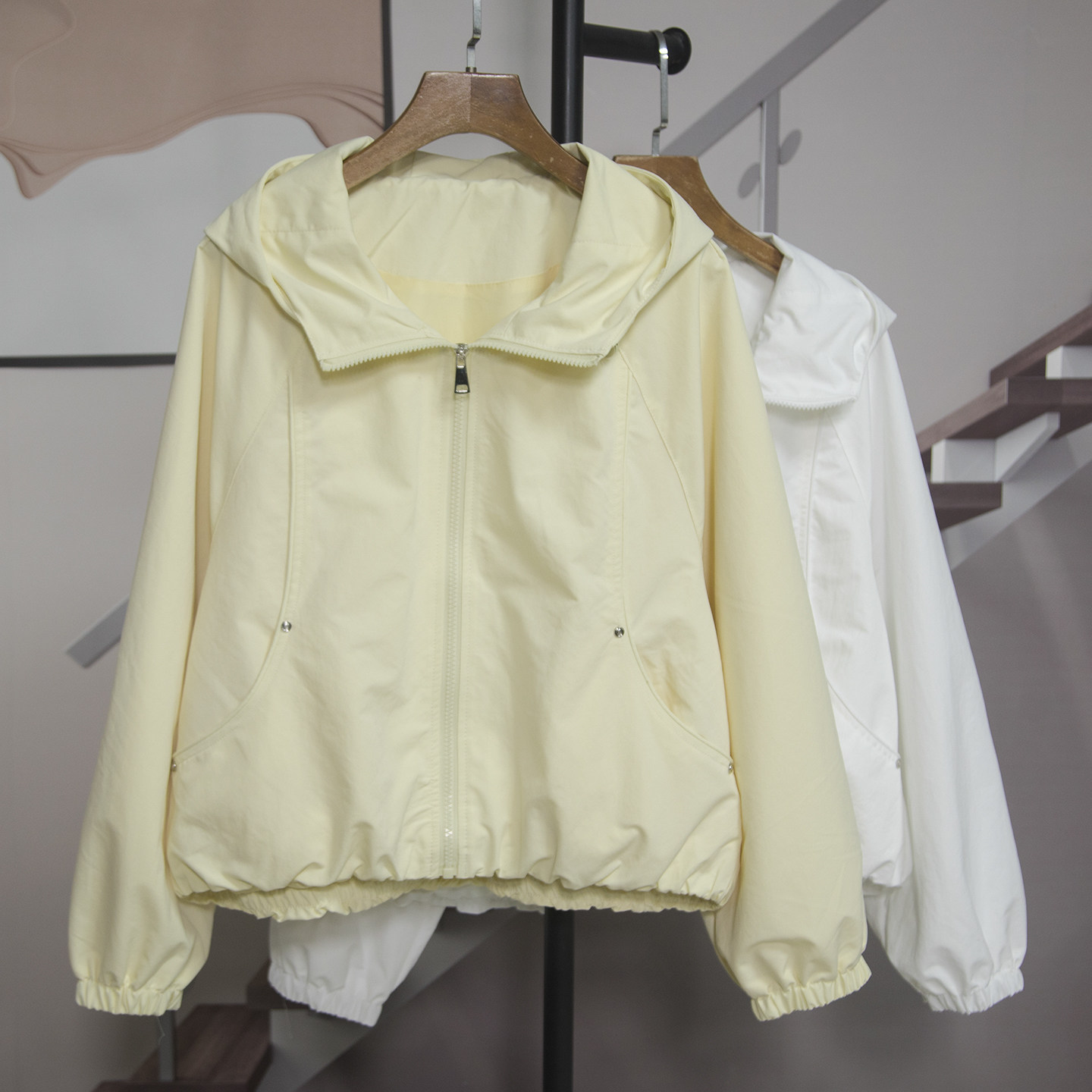 时尚连帽薄款外套女2026春秋宽松百搭休闲减龄拉链夹克上衣76016