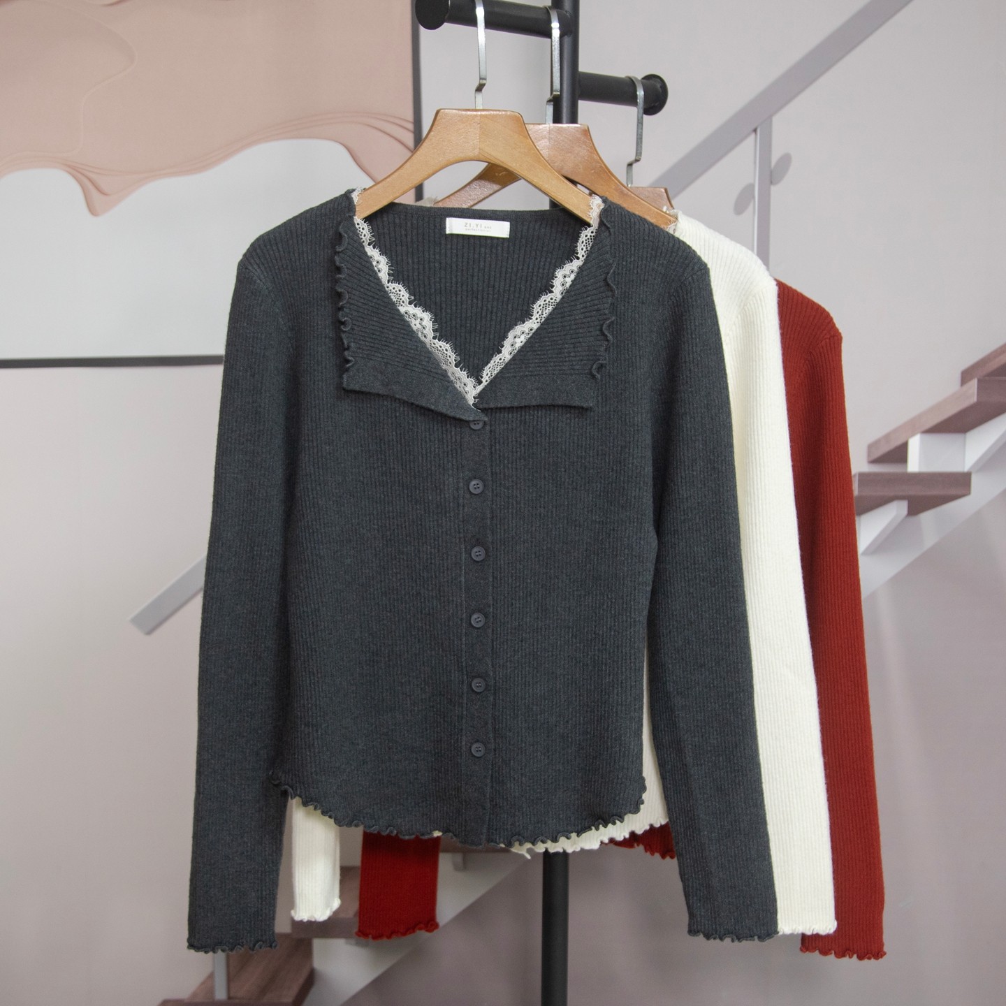 蕾丝拼接V领针织衫女2026春季新款修身显瘦百搭毛衣打底衫潮9930,女装/女士精品,毛针织衫,淘宝优惠券,粉丝福利购,淘宝优惠卷