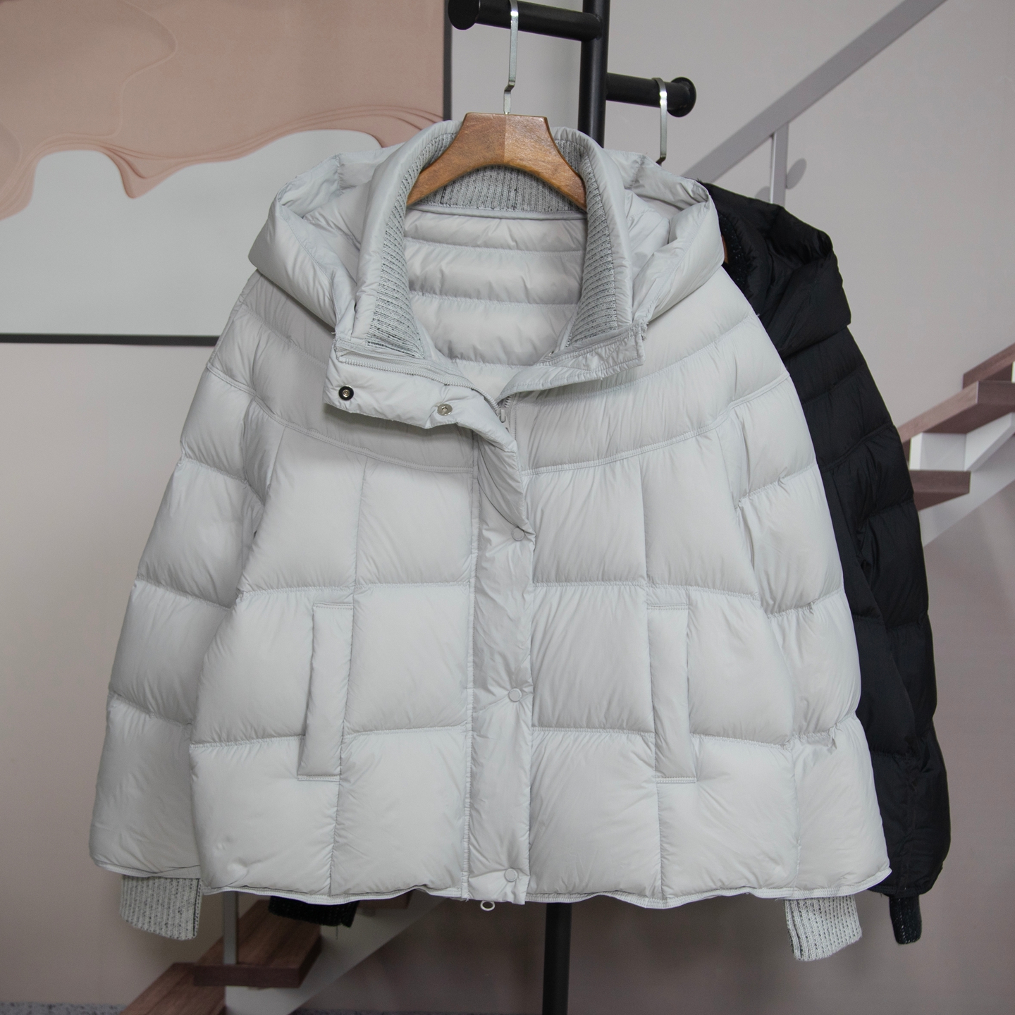 时尚针织拼接连帽白鸭绒羽绒服