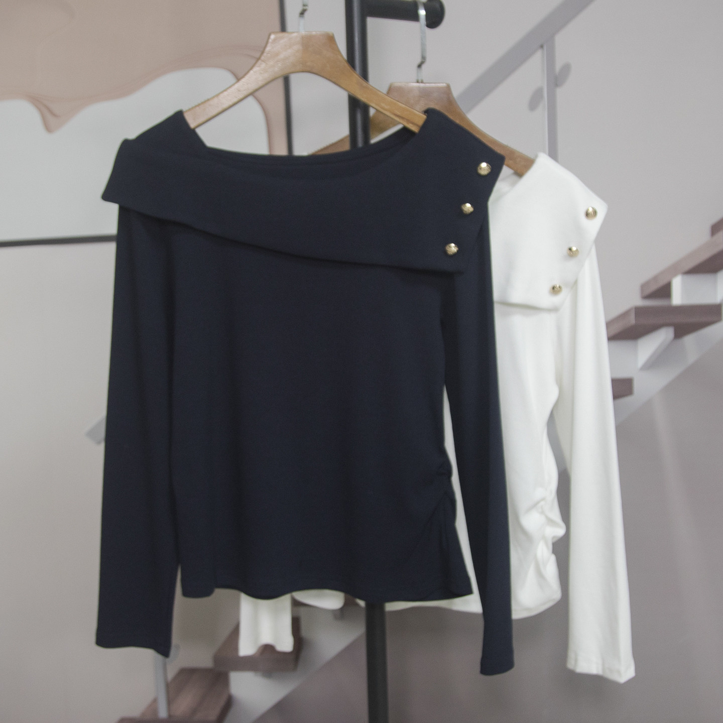 2026春季新款一字肩长袖T恤女不规则设计百搭减龄显瘦上衣潮5960