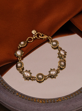 一所小众法式浮雕手链做旧不规则